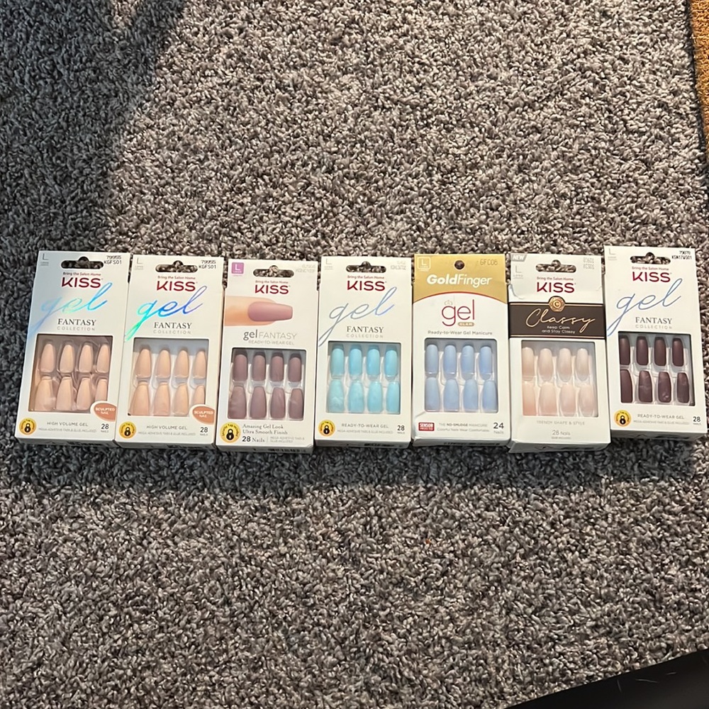 Kiss gel press on nails (Length: LONG)